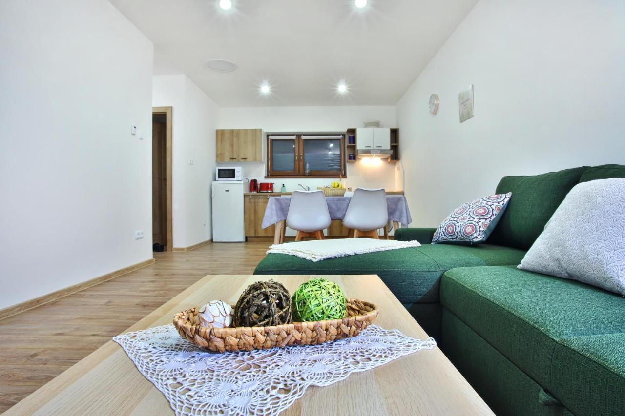 Apartamento Kamilli Bešeňová Exterior foto